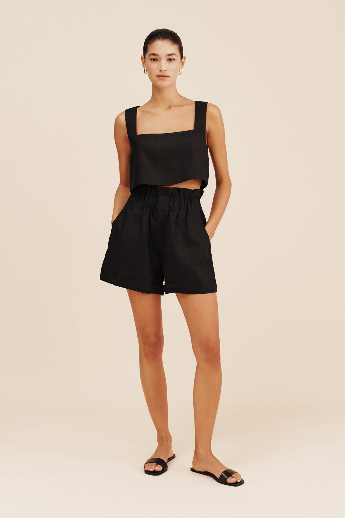 Black Short Ducky - Shop Now