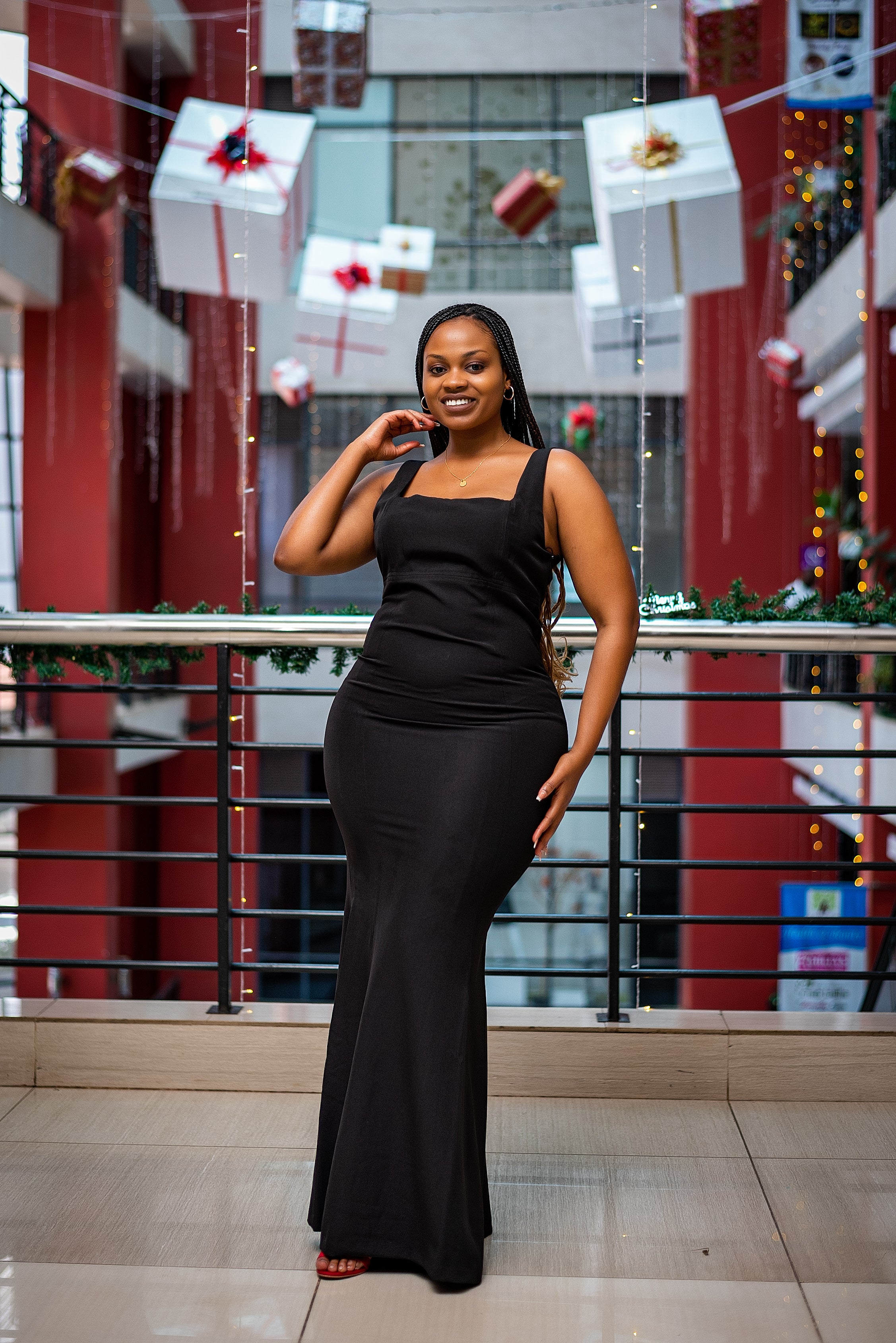 Black sleeveless dress