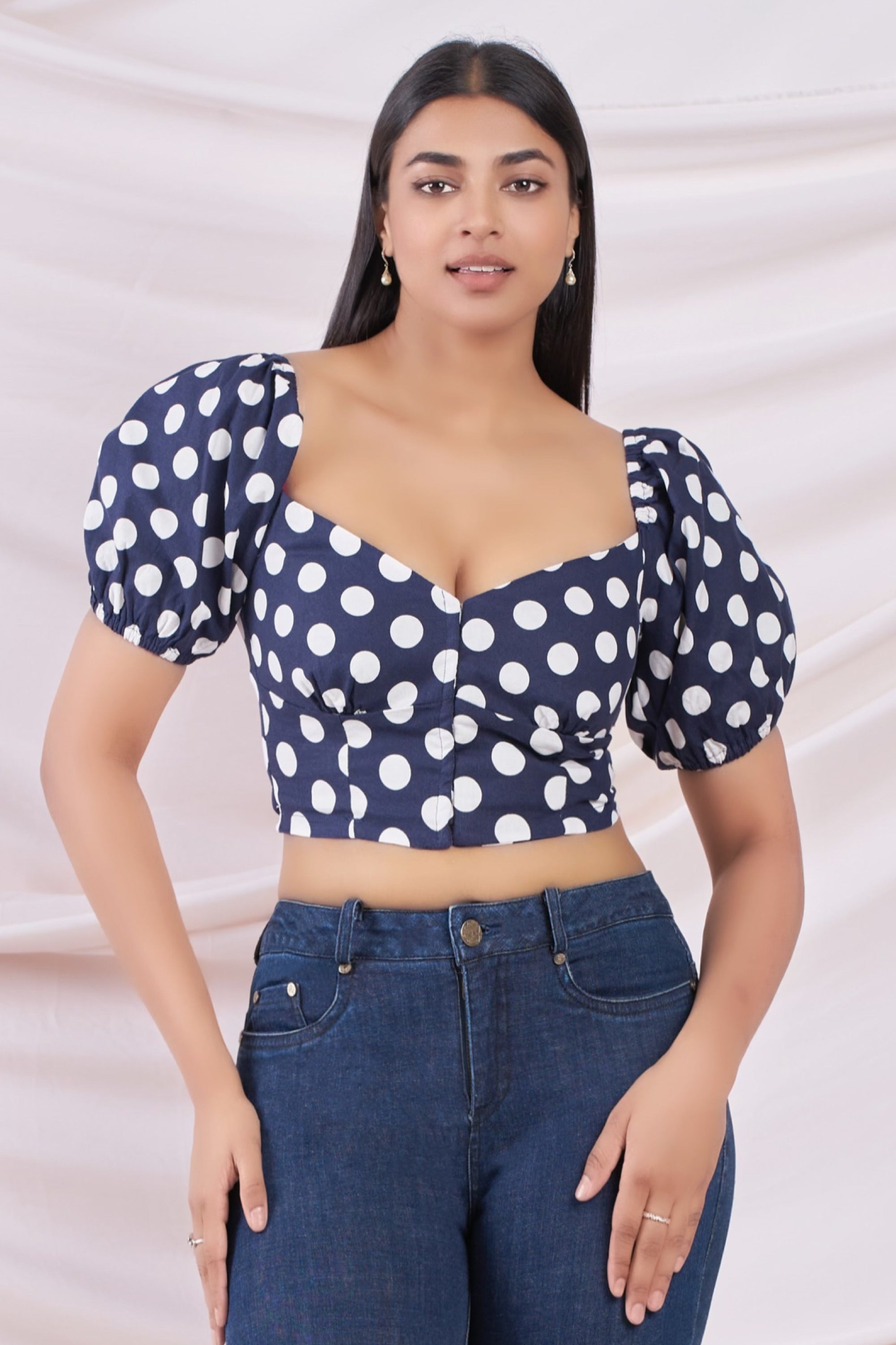 Blue Polka Dot Crop Top: Trendy Crop Top with Blue Polka Dot Pattern