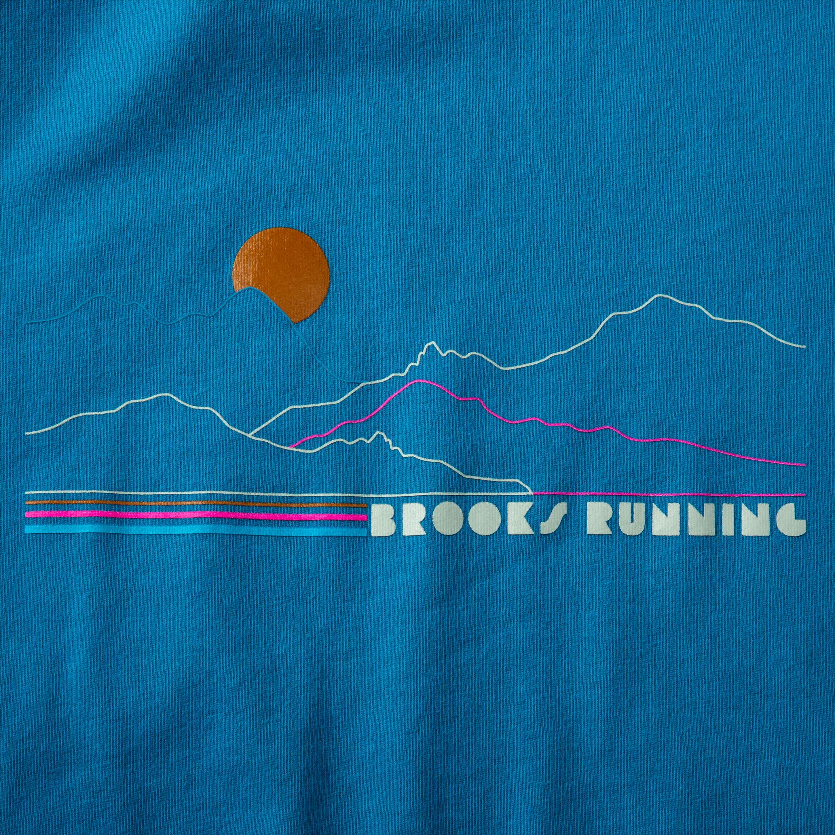 Brooks Distance Graphic Short Sleeve shirt