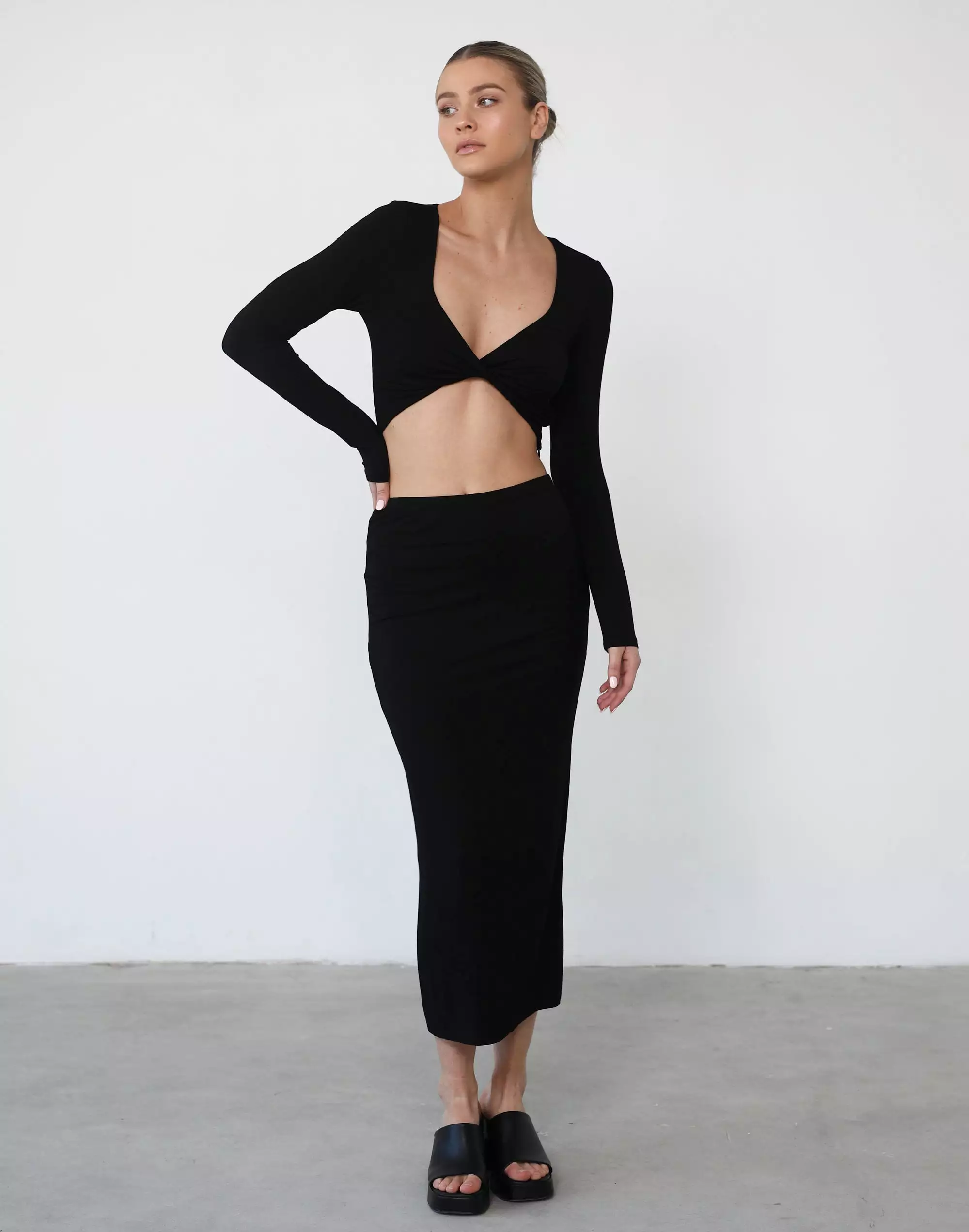 Clerisse Black Midi Skirt