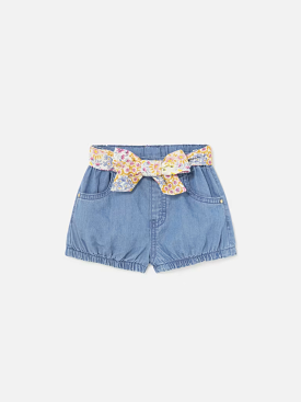 Denim Shorts with Floral Belt - Top Result: Stylish Denim Shorts with Floral Belt 