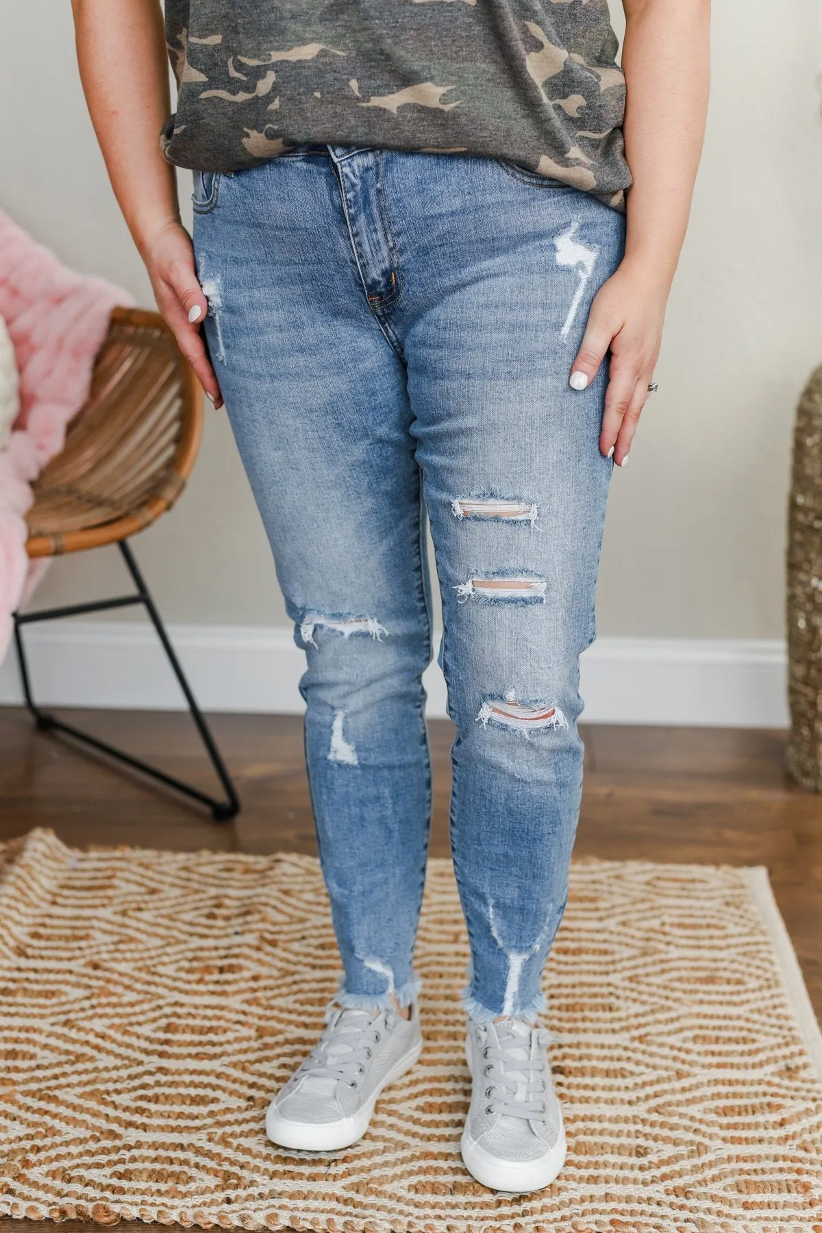 Chic Mid-Rise Jeans- Genevieve Wash