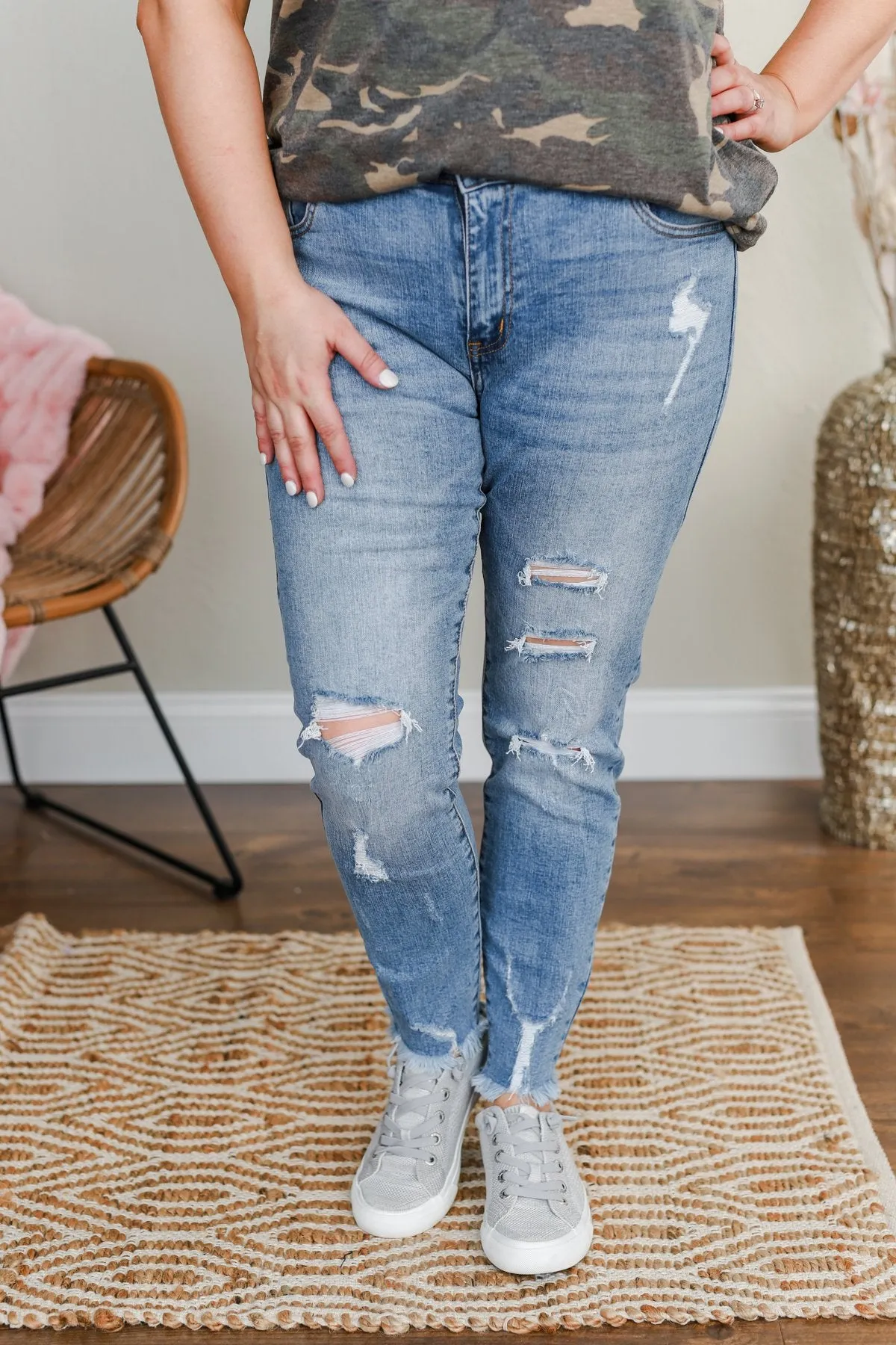 Chic Mid-Rise Jeans- Genevieve Wash