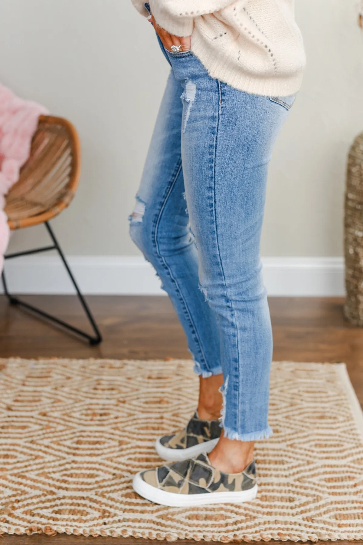 Chic Mid-Rise Jeans- Genevieve Wash