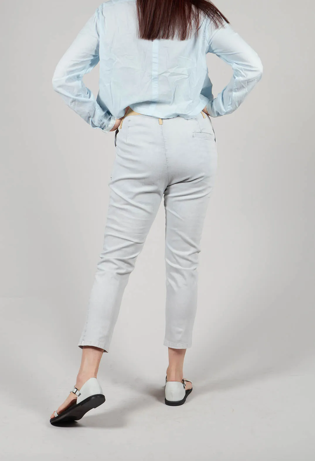 Modern Fit Jeans with Contrasting Waistband in Light Grey