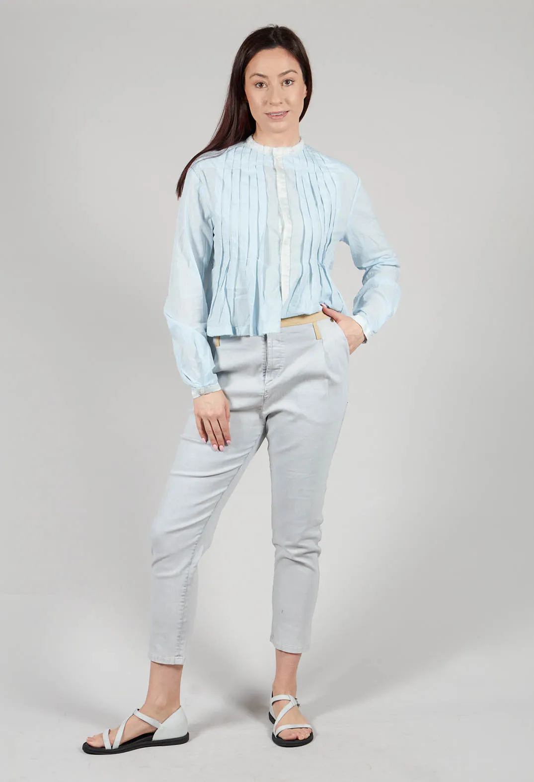 Modern Fit Jeans with Contrasting Waistband in Light Grey