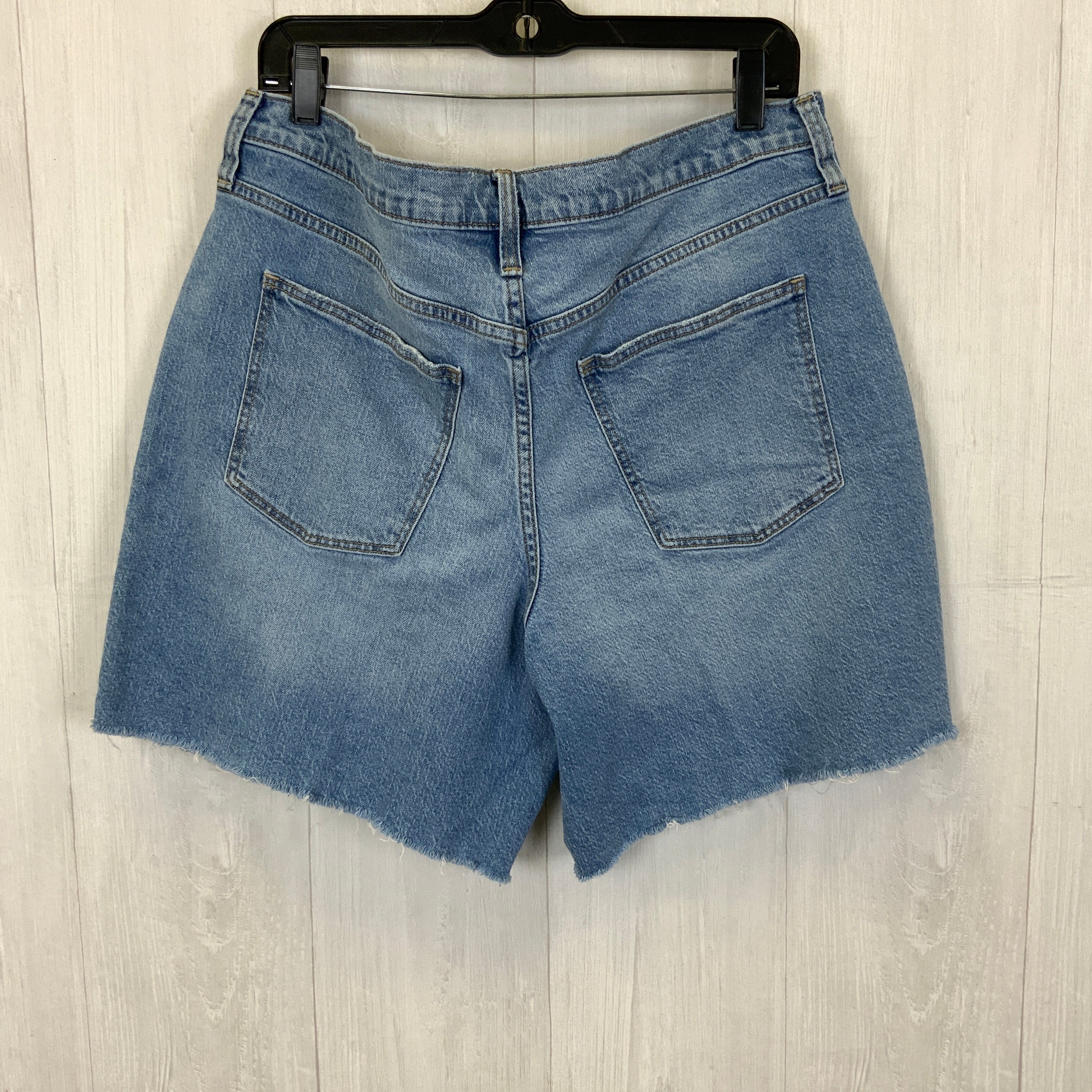 Universal Thread Size 14 Shorts