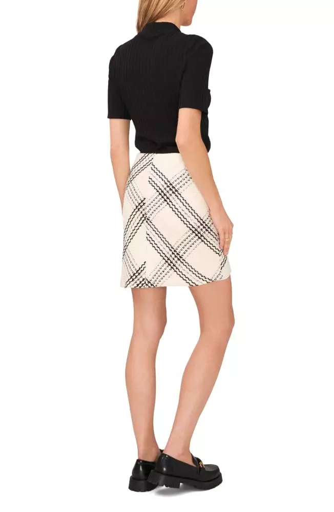 Vince Camuto ivory side zip mini skirt