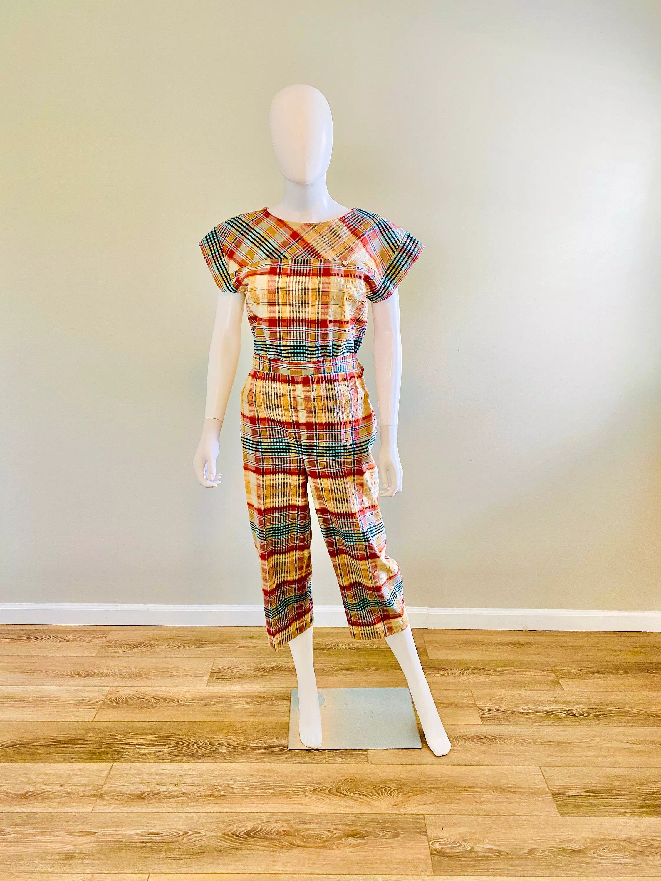 Vintage 1970s Madras Plaid Side Button Capri and Blouse Set | 70s 1950s-style Cotton Pants and Top | Size Small