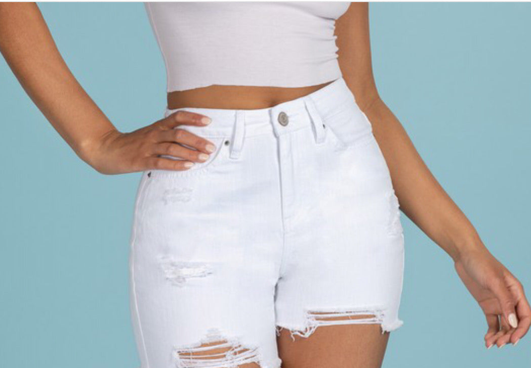 Yumi white shorts - Best deals, affordable prices.